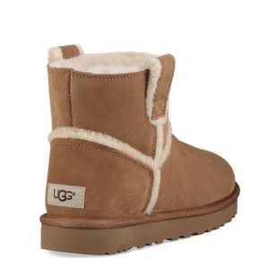 Mini Classic UGG Boot in Brown color, Size 9